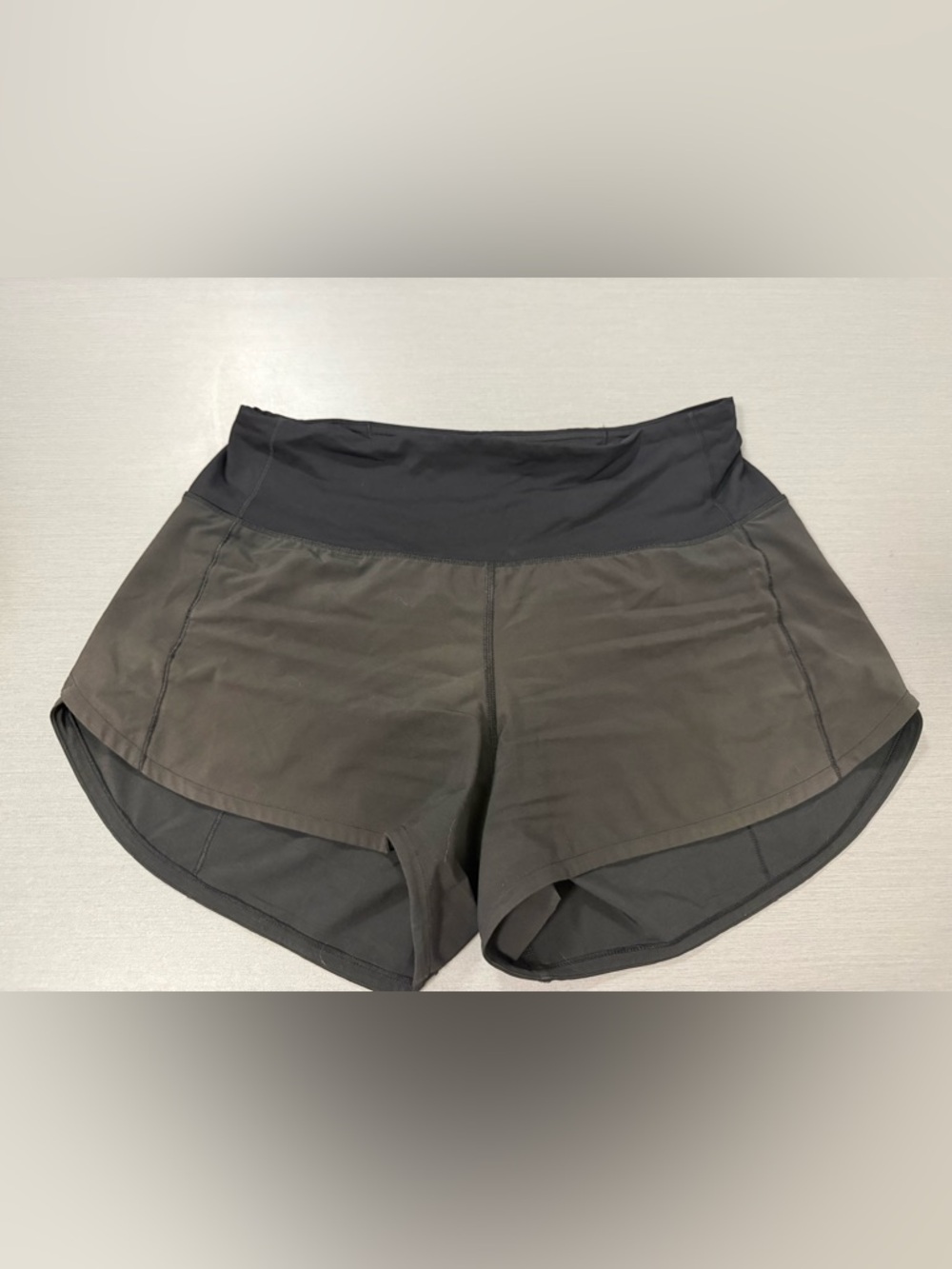 Lululemon Black High Rise Running Shorts Size 6 Zip Pocket